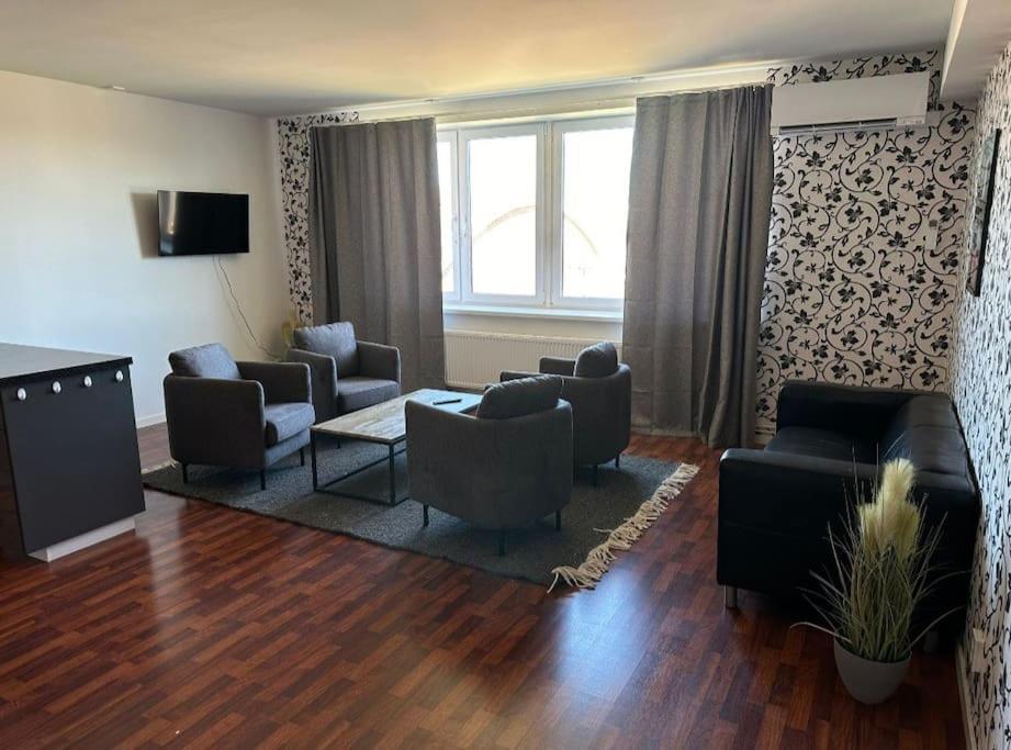 Nr8 Pa Sparet Apartment Norrkoping Bagian luar foto